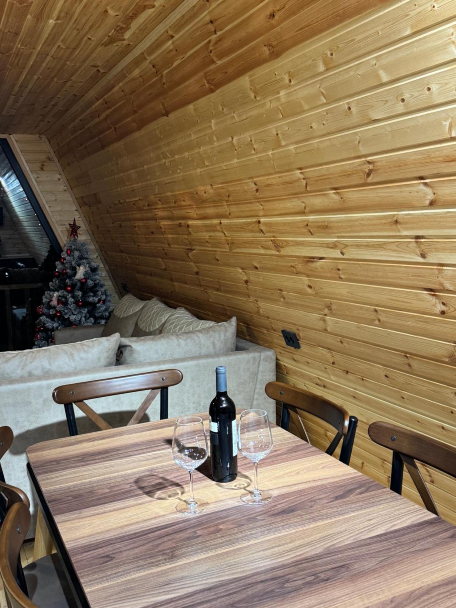 Cozy Jufu Chalet