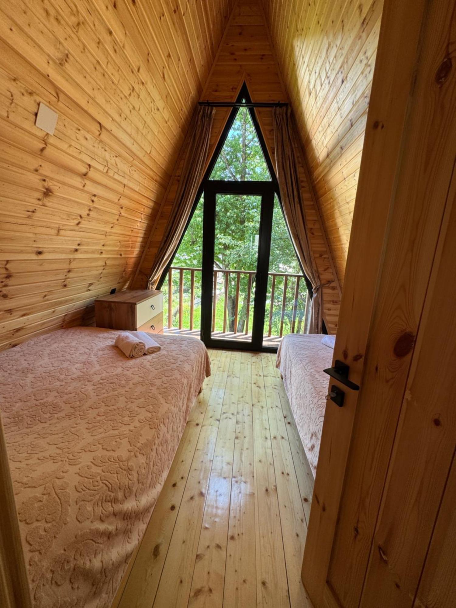 Cozy Jufu Chalet